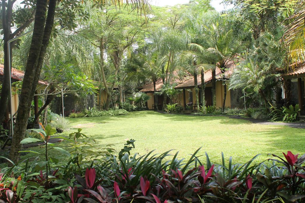 Laras Asri Resort & Spa Salatiga Exterior photo