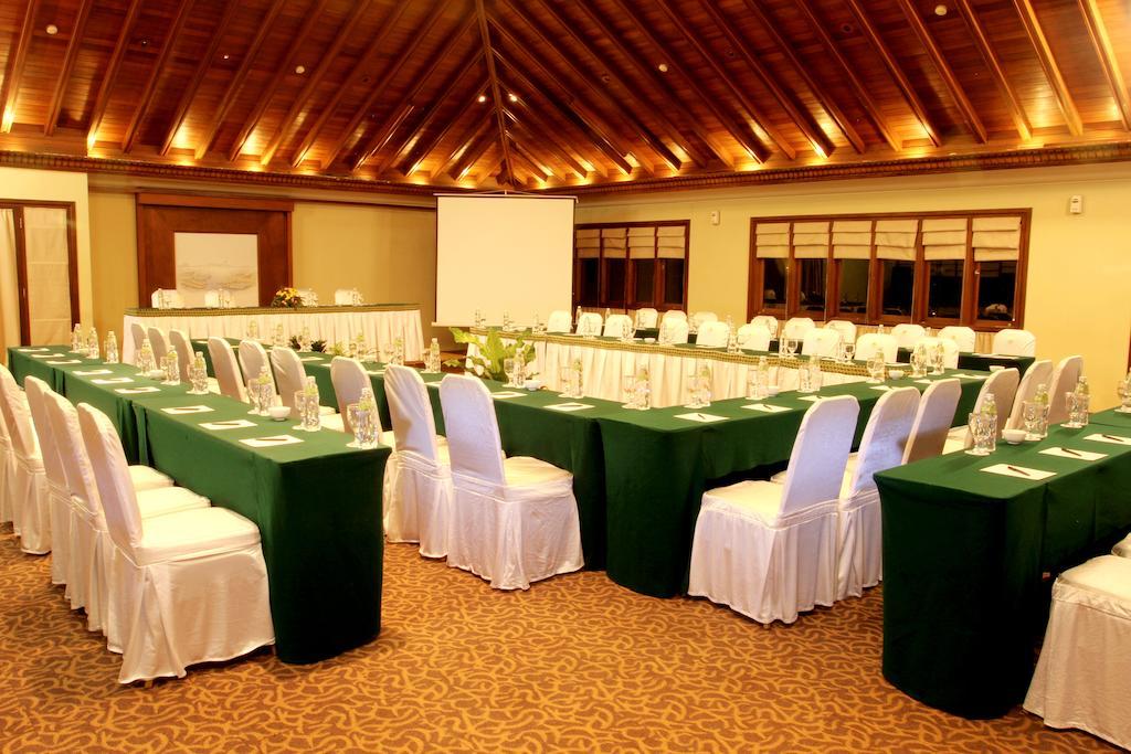 Laras Asri Resort & Spa Salatiga Exterior photo