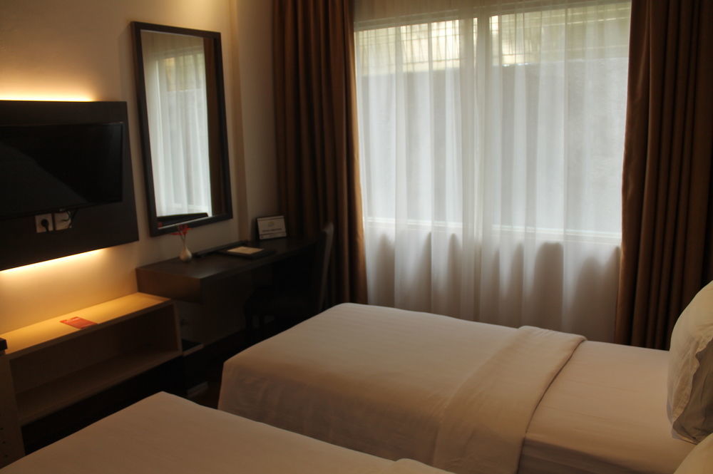 Laras Asri Resort & Spa Salatiga Exterior photo