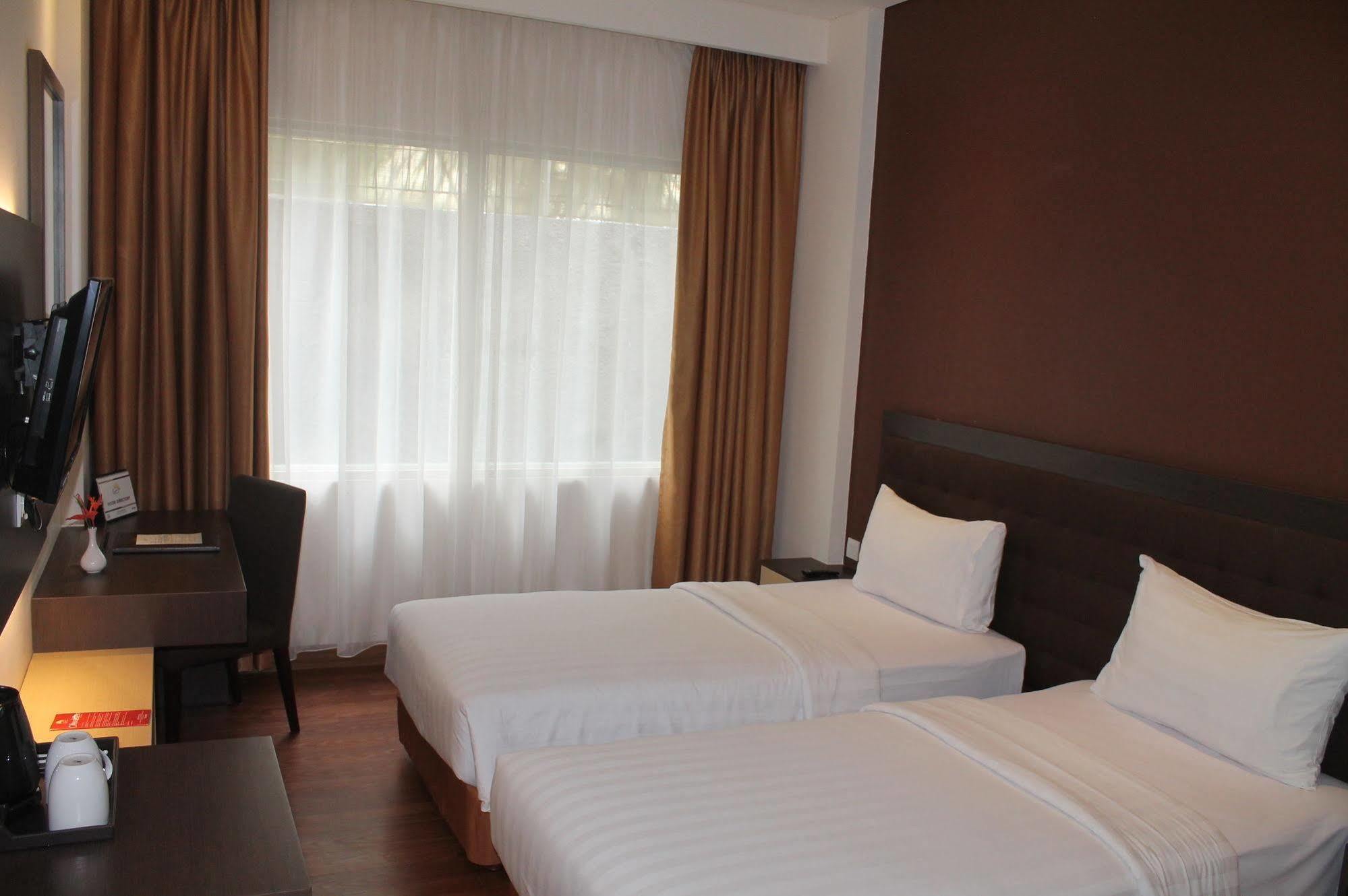 Laras Asri Resort & Spa Salatiga Exterior photo
