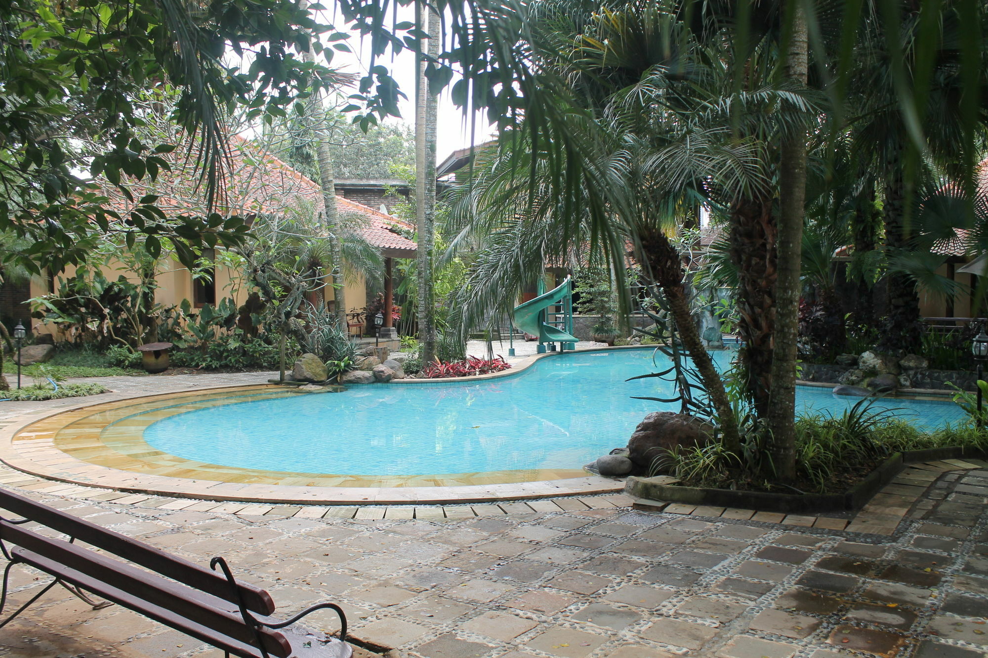 Laras Asri Resort & Spa Salatiga Exterior photo