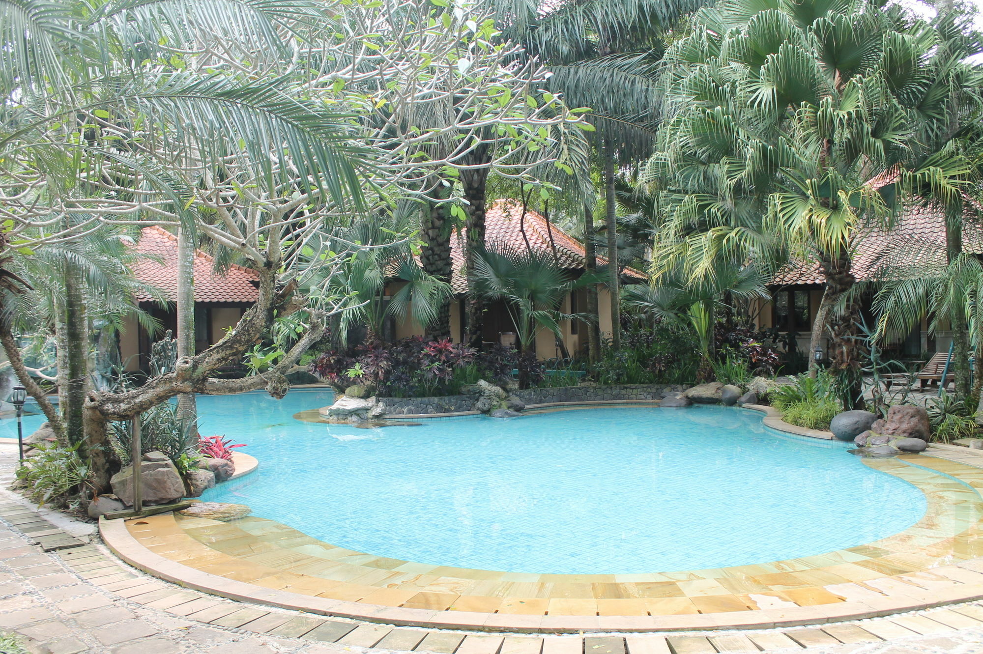 Laras Asri Resort & Spa Salatiga Exterior photo
