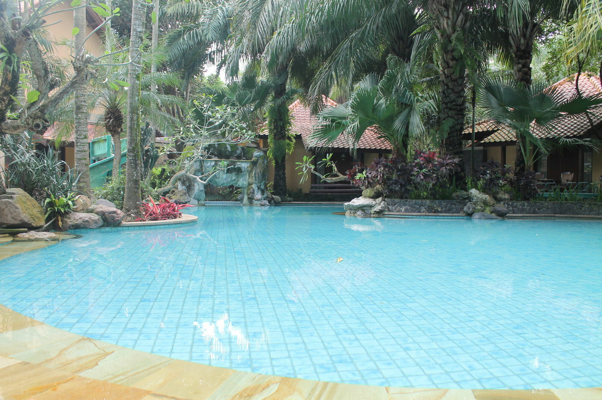 Laras Asri Resort & Spa Salatiga Exterior photo