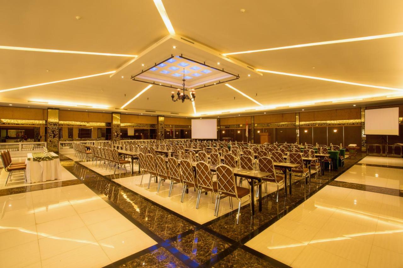 Laras Asri Resort & Spa Salatiga Exterior photo